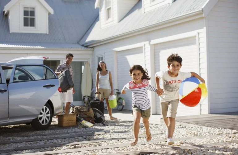 Assurance incendie et logement de vacances : êtes-vous également couvert pendant vos voyages ?